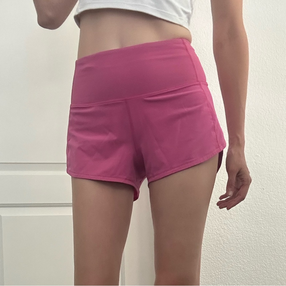 Women's Pink Athletic Shorts Lululemon Size 4 inseam 2.5” bright pink